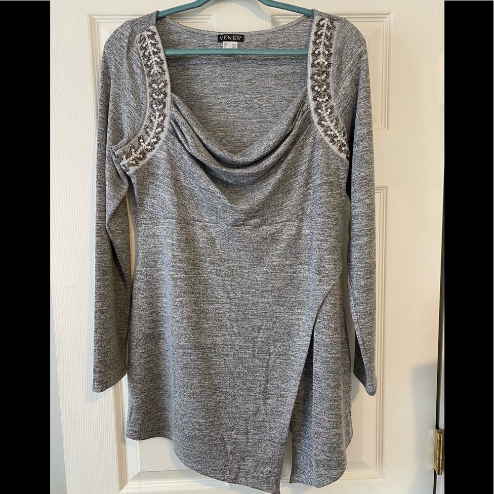 Venus Detailed Sweater. V access Bottom